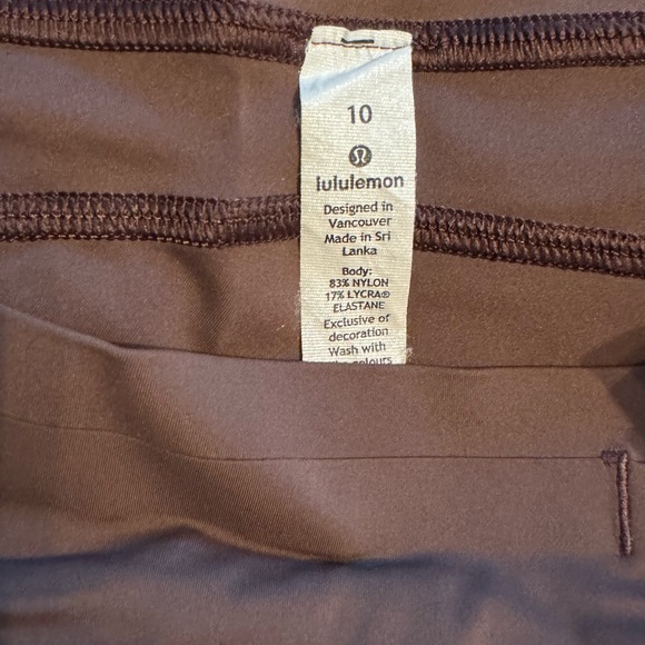 Lululemon leggings, size 10. 7/8 length. Barely worn. - Picture 4 of 4